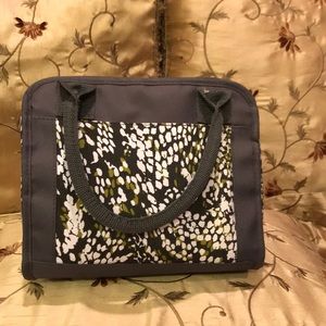 Stylish way to carry meals on the go!